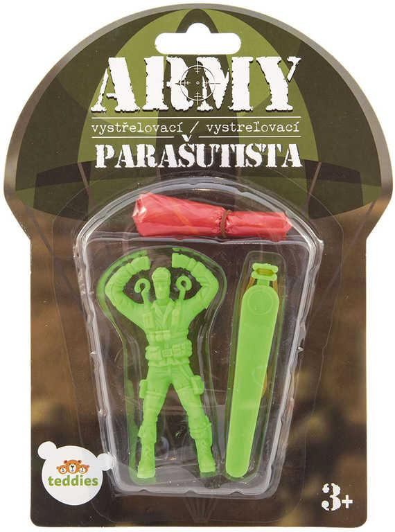 Parašutista létající figurka vystřelovací s padákem 9cm 2 barvy plast na kartě
